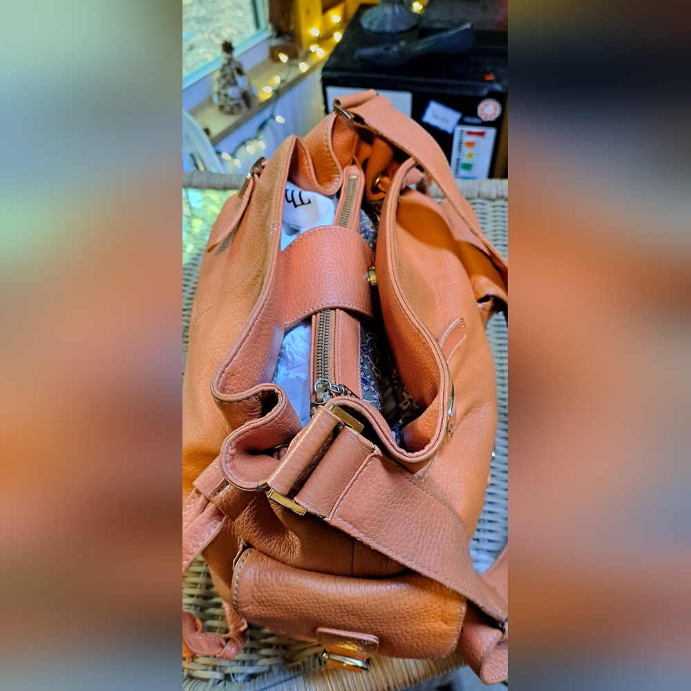 Maxx New York Pebbled Orange Leather Shoulder Bag. - Picture 6 of 13